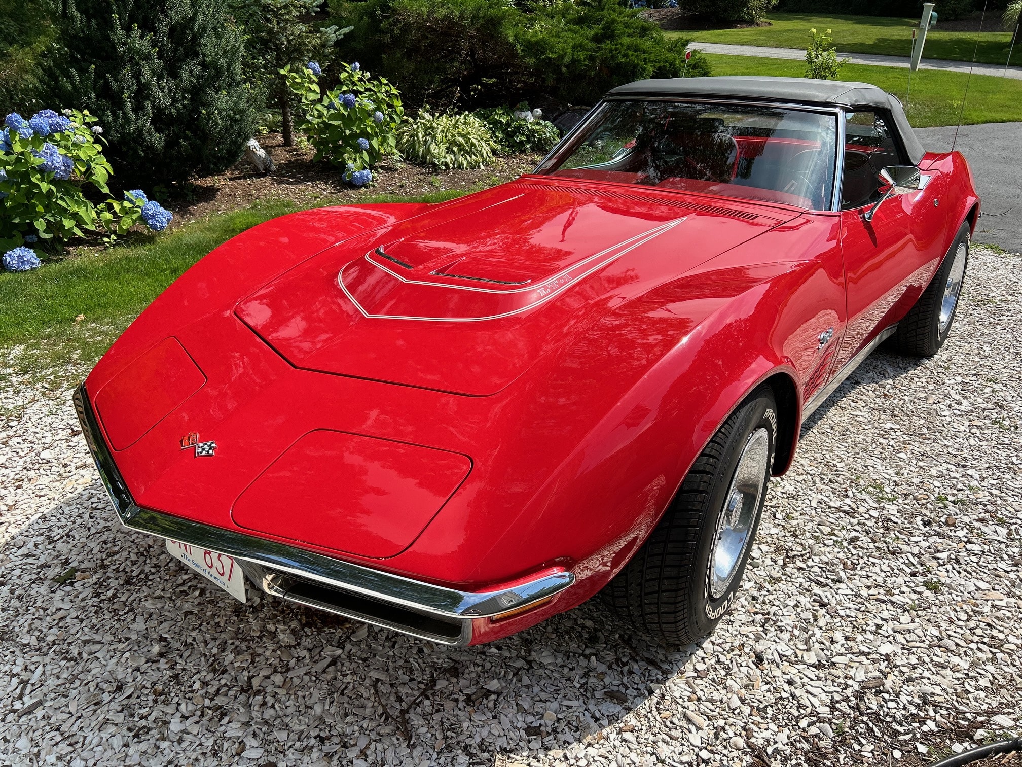 Jim & Bettie Hamilton – 71 Convertible LT-1 Corvette