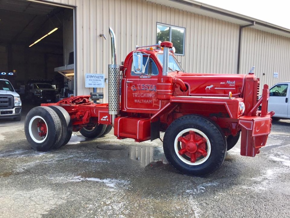 1960 mack b 83x