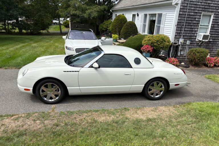 2002 Ford Thunderbird