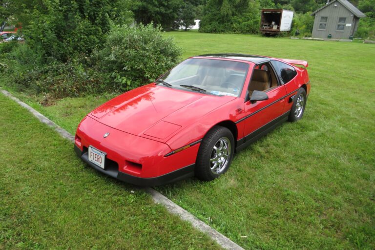 1988 Pontiac Fiero GT (T-top)
